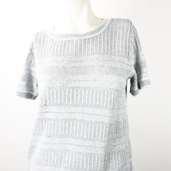Banana Republic Medium Womens Light Gray Knit Short Sleeve Top - Picture 4 of 5